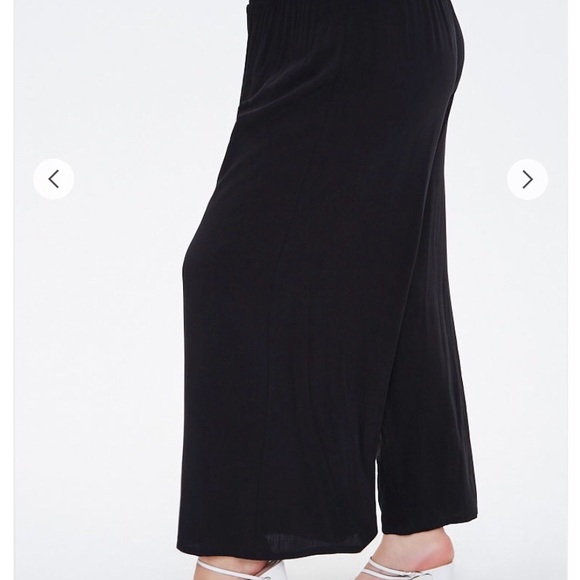 Black Women's Wide-Leg Pants - Picture 4 of 11